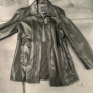 Awesome 100% genuine black leather jacket 1999 The Gap size M 🖤